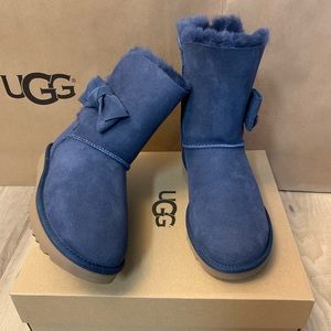 NIB UGG Daelynn Navy Boots with Bow